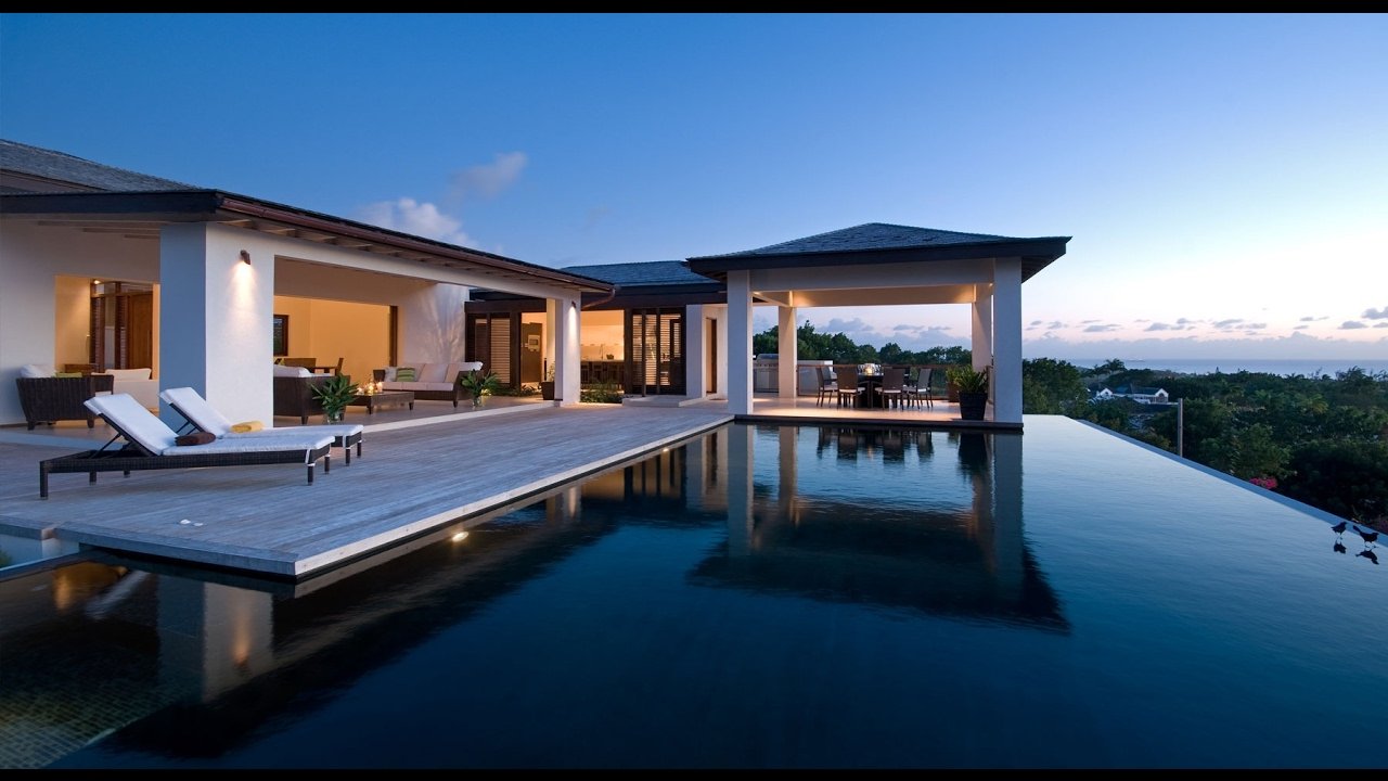 AXION luxury villa, view 4 of 10