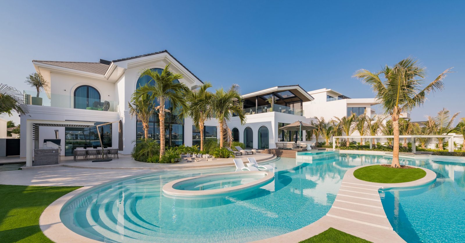 AXION luxury villa, view 2 of 10