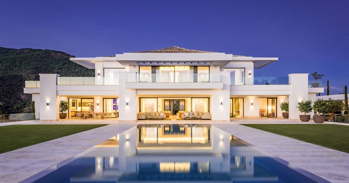 AXION luxury villa, view 8 of 10