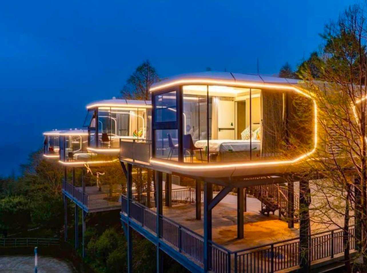 Capsule home interior